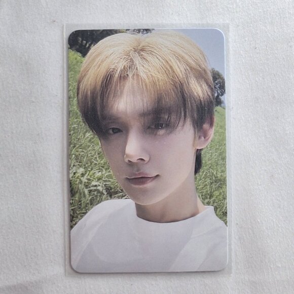 TXT The Star Chapter: TOGETHER (Weverse album, Version A) Photocard - Picture 1 of 2